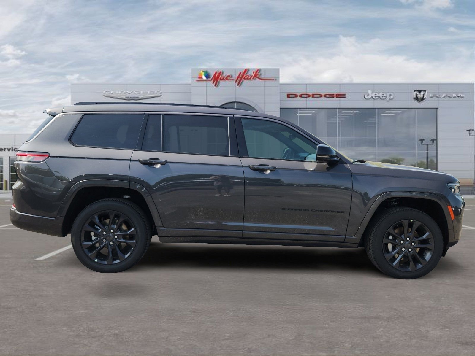 New 2026 Baltic Gray Metallic Clear-Coat Exterior Paint Jeep Limited image 6