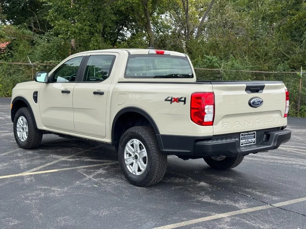 Used 2025 Beige Ford XL image 8