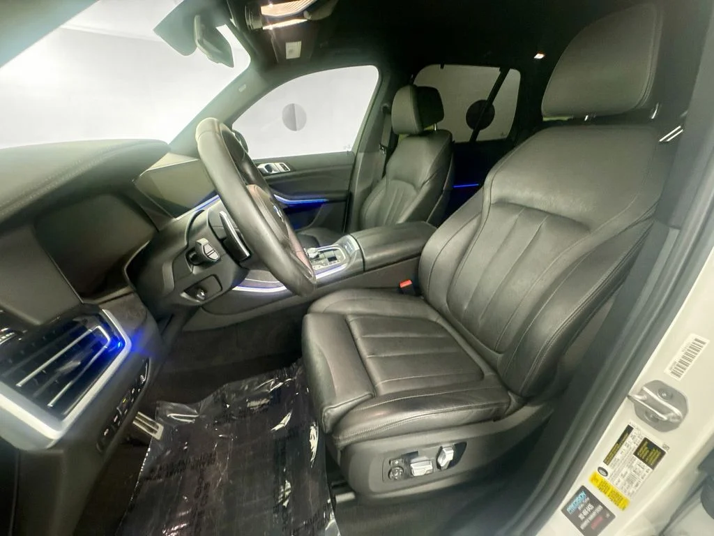 Used 2021 White BMW sDrive40i image 20