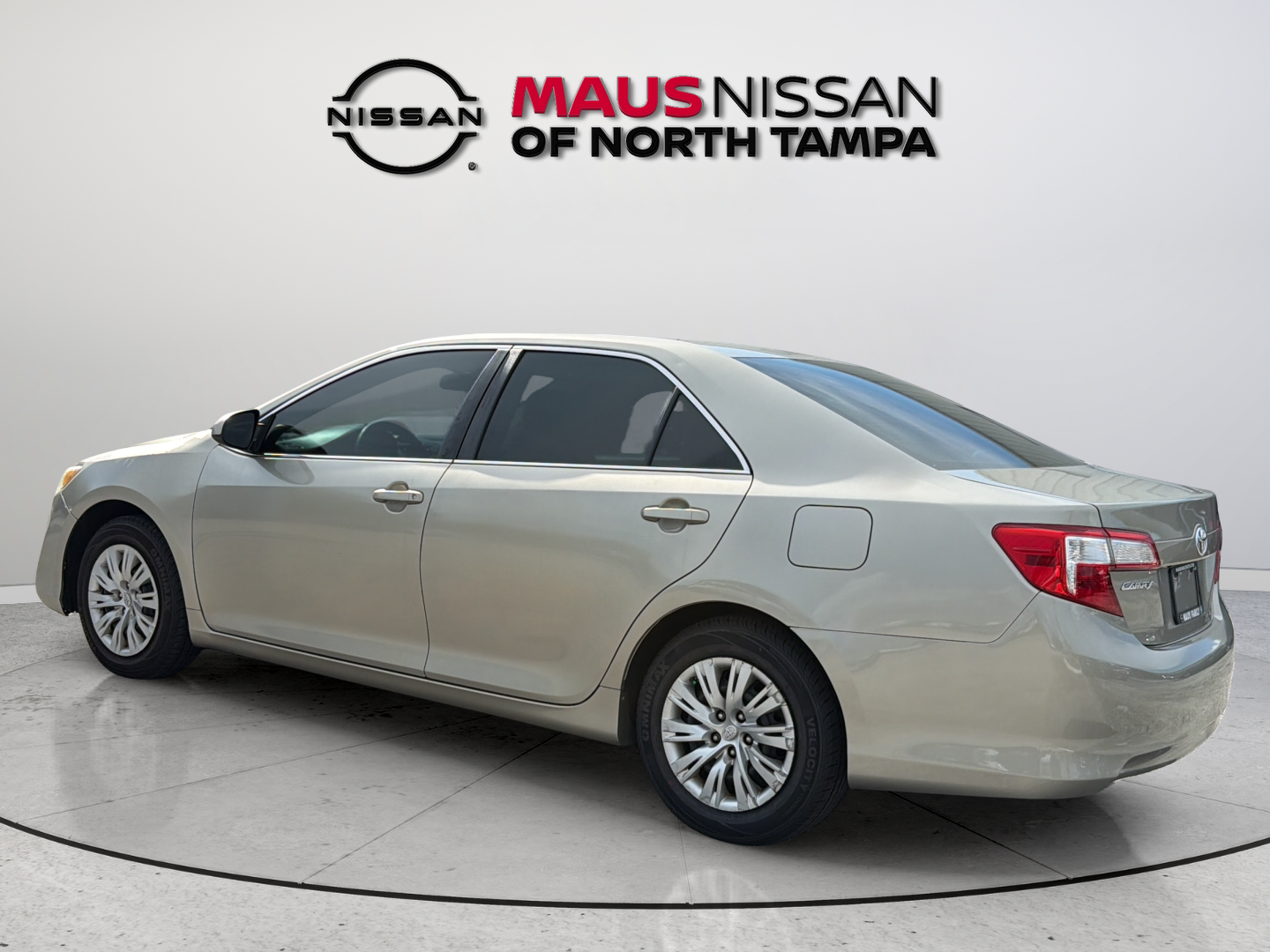 Used 2014 Creme Brulee Toyota L image 7