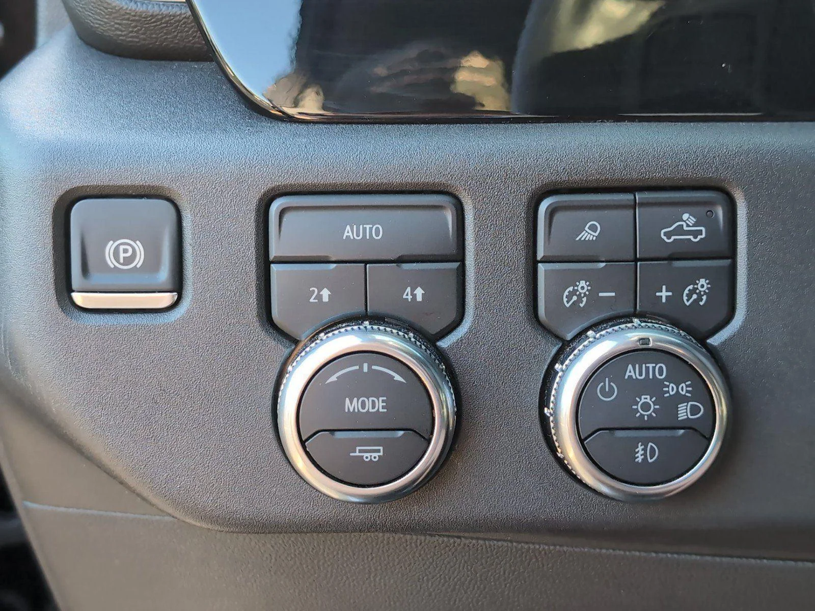 Used 2024 Onyx Black GMC SLT image 31