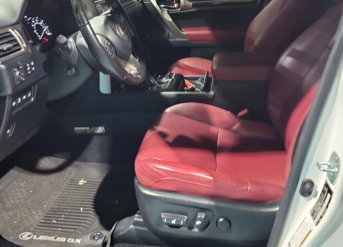 Used 2021 Starfire Pearl Lexus GX 460 Luxury image 4