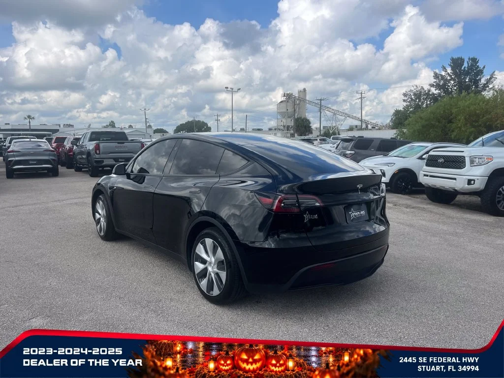 Used 2024  Tesla RWD *Ltd Avail* image 5