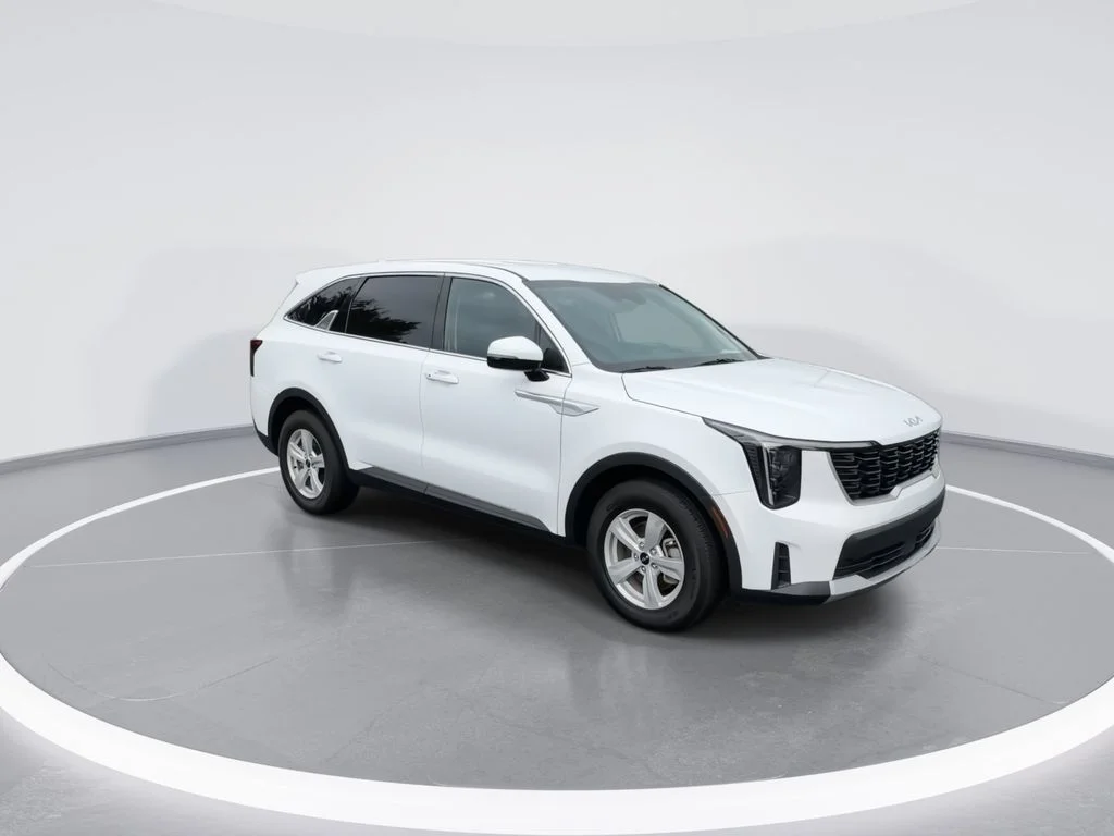 Used 2024 White Kia LX image 3