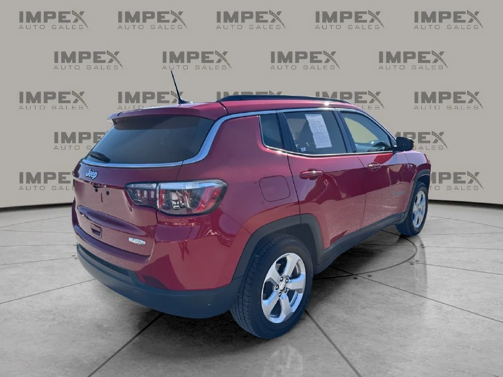 Used 2019 Red Jeep Latitude image 5