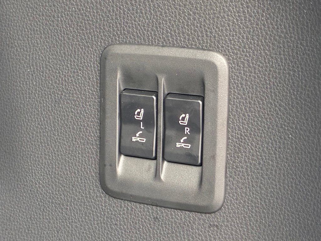 Used 2024 Silver Lexus 550 Luxury image 34