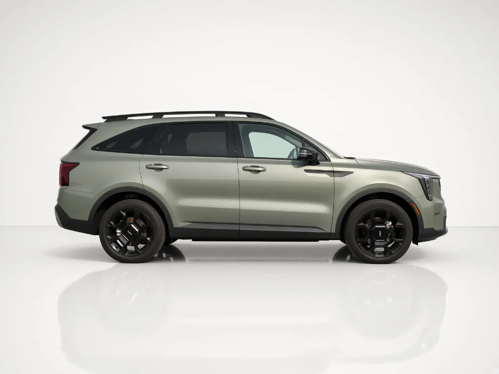 Used 2024 Jungle Green Kia X-Line EX image 4