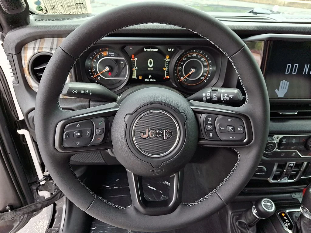 New 2026 Granite Crystal Metallic Clear-Coat Exterior Paint Jeep 85th Anniversary Edition image 12