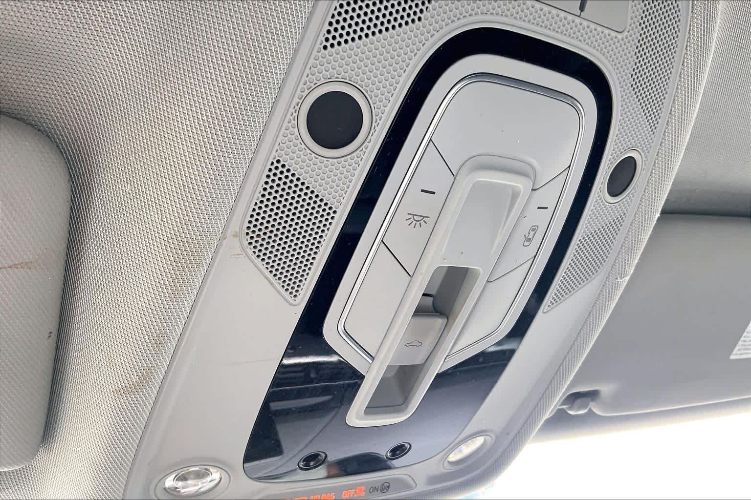 Used 2017  Audi Premium image 28