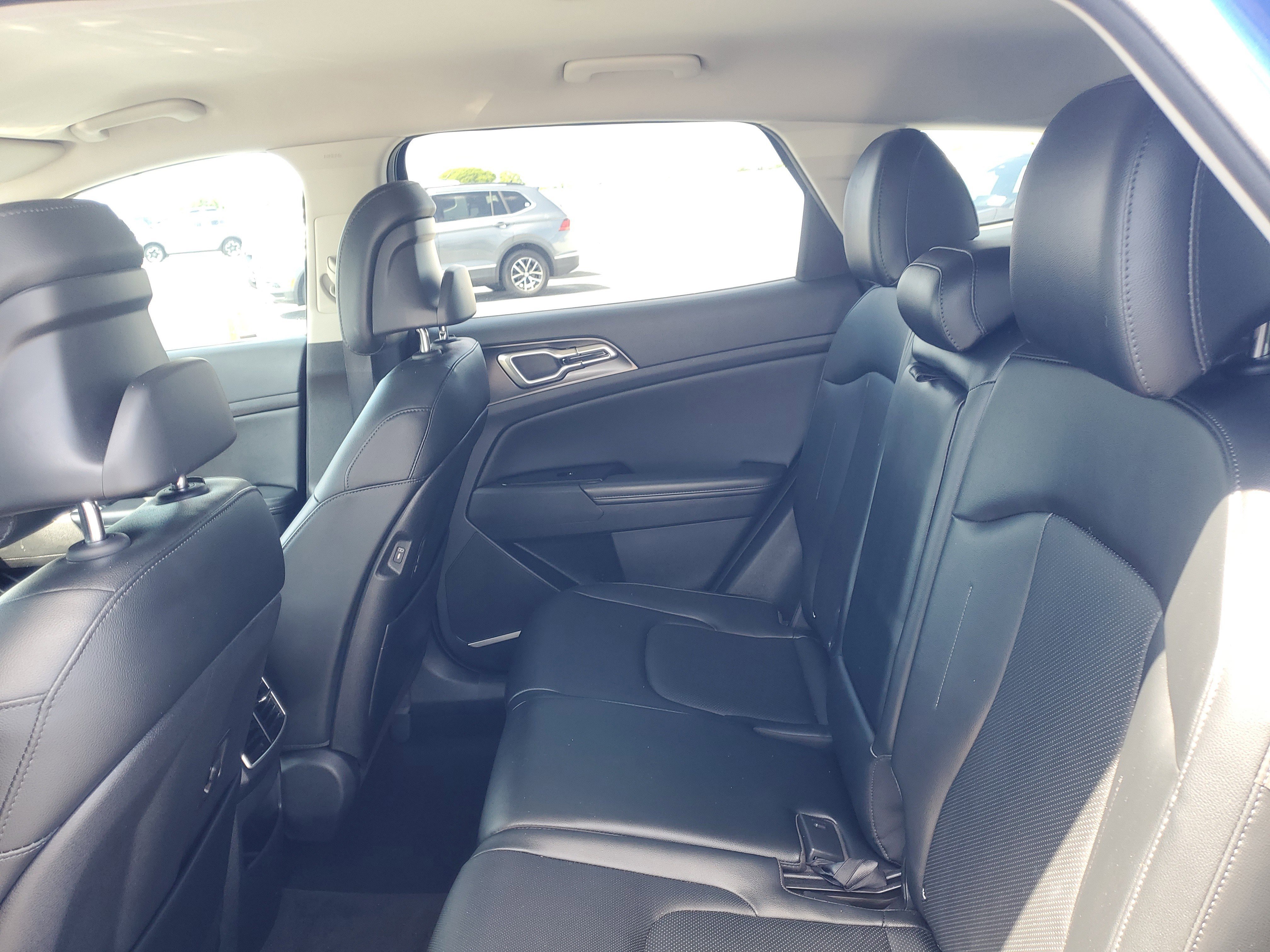 Used 2024 Sapphire Blue Kia EX image 10