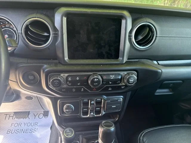Used 2022 Black Clearcoat Jeep Overland image 20