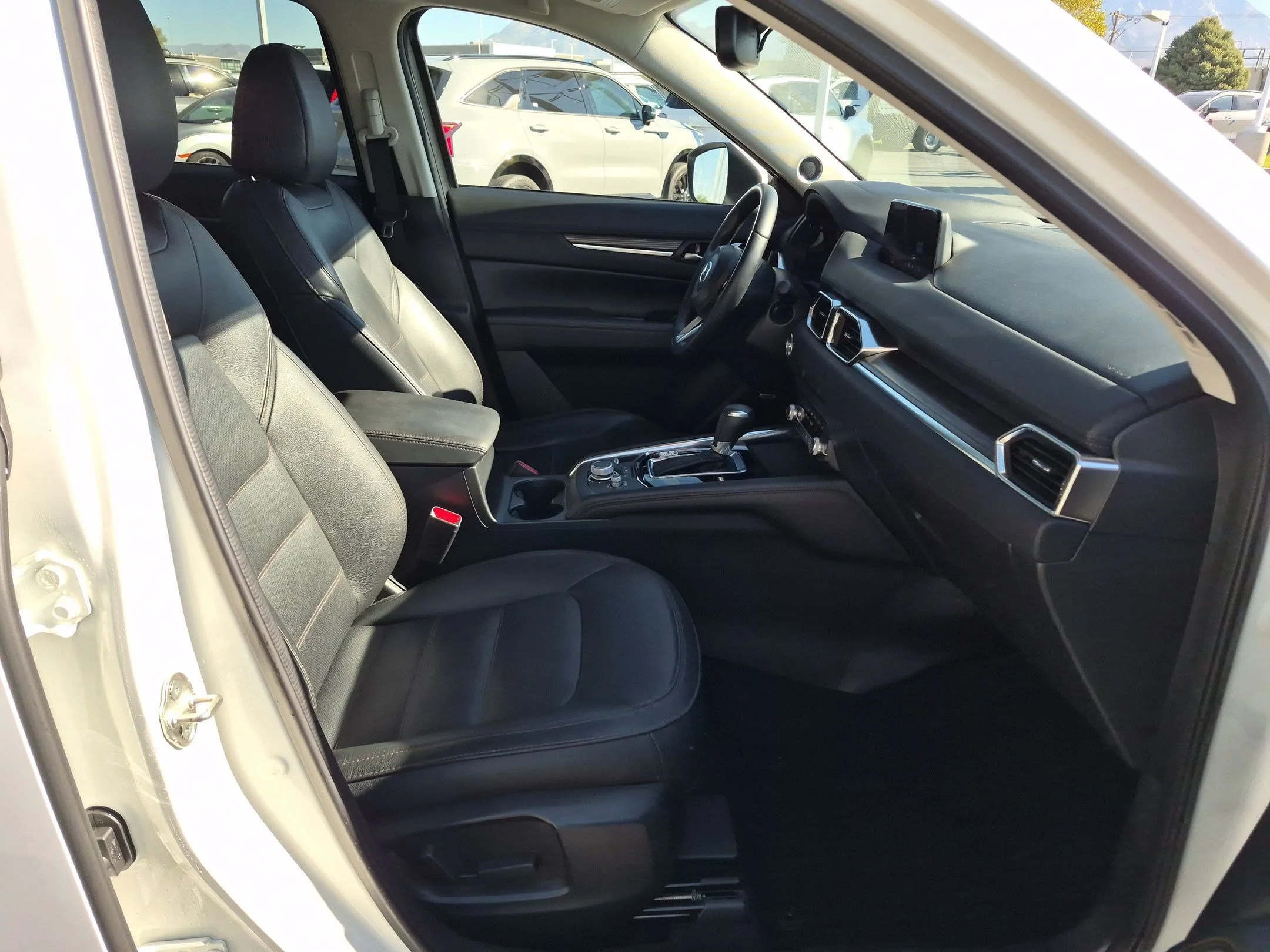 Used 2019 Snowflake White Pearl Mica Mazda Grand Touring image 30