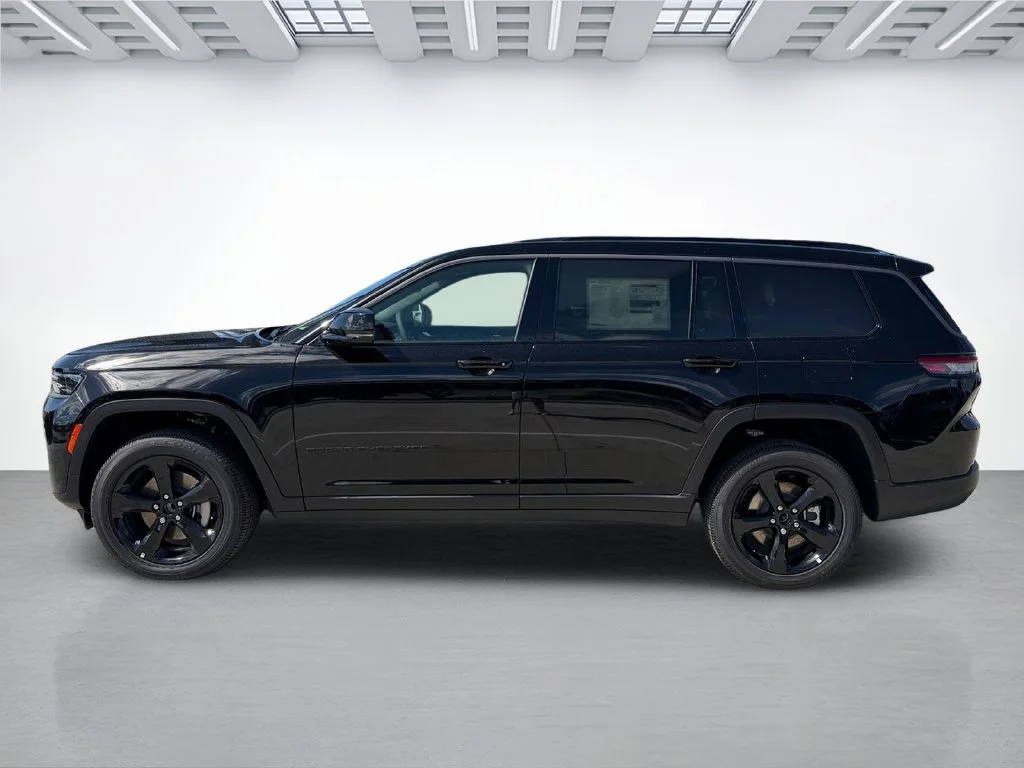 New 2027 High-Gloss Black Paint Jeep Limited image 6