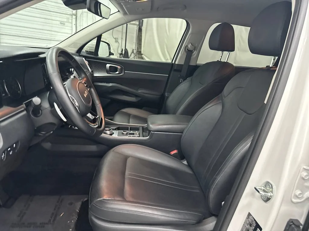 Used 2023 White Kia EX image 21