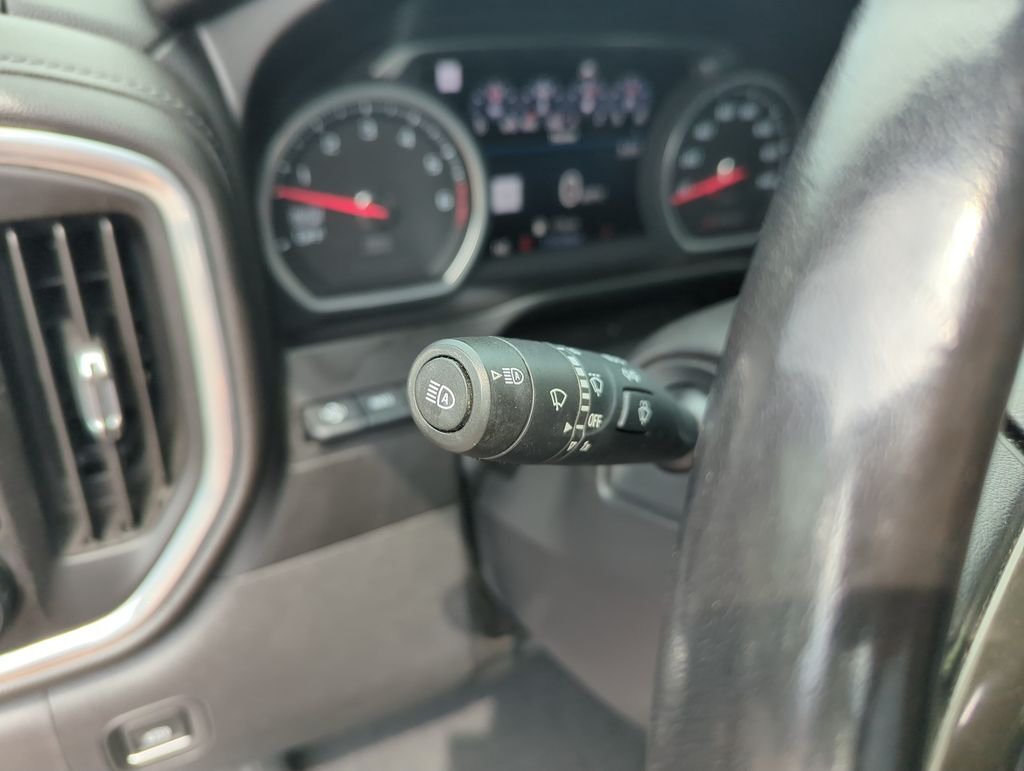 Used 2019 Red Chevrolet High Country image 21