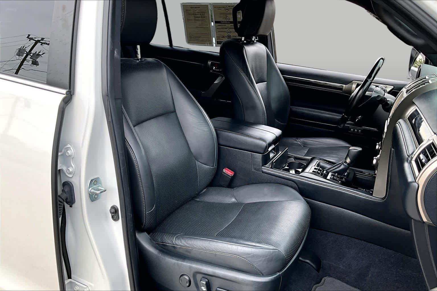 Used 2021 Starfire Pearl Lexus Luxury image 9
