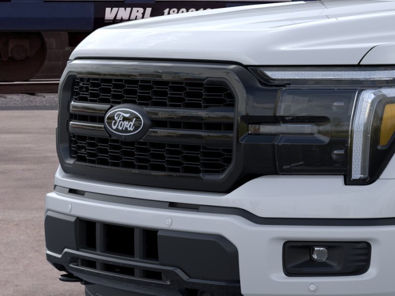 New 2026 Oxford White Ford LARIAT image 17