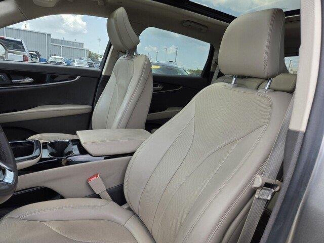 Used 2023 Jewel Sandstone Metallic Premium Colorant Lincoln Reserve image 13