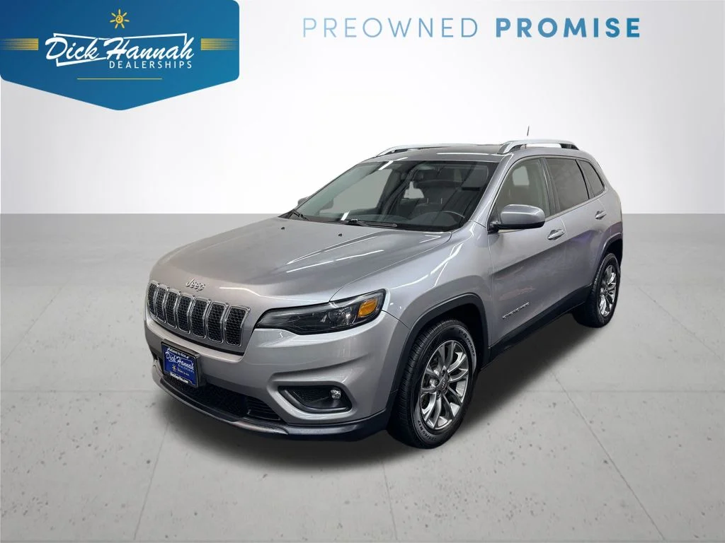 Used 2019 Silver Jeep Latitude Plus image 1