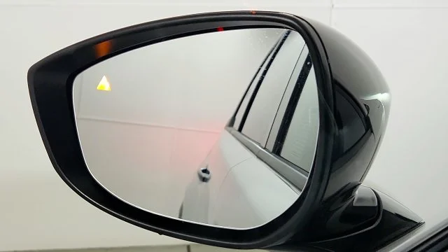 Certified Used 2025 White Mazda Premium image 15