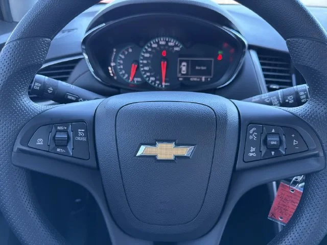Used 2022 SUMMIT WHITE Chevrolet LS image 30