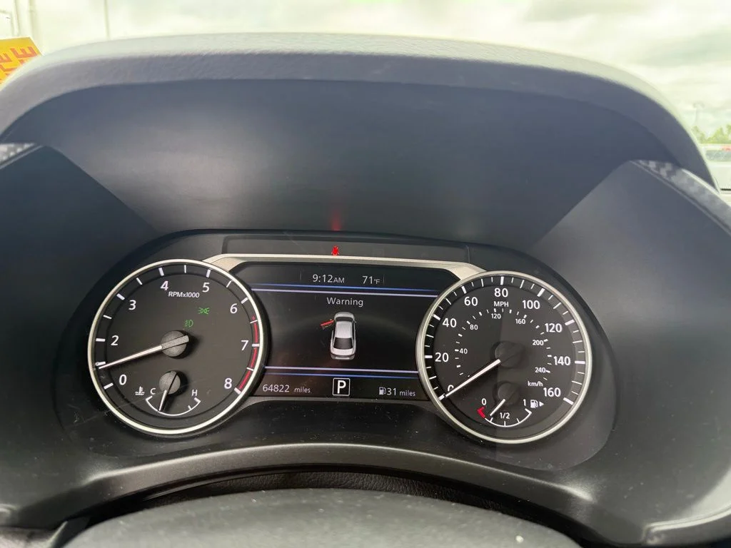 Used 2022 White Nissan SR image 10