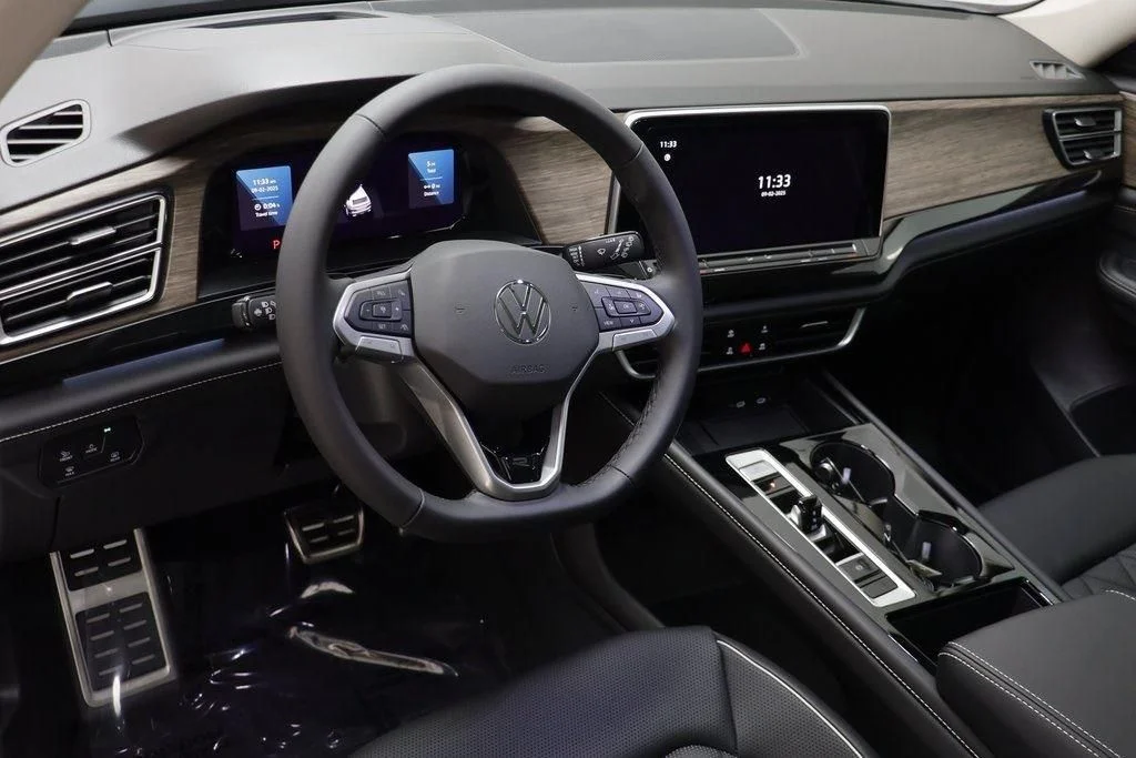 2026 Volkswagen Atlas SEL Premium R-Line - Photo 8