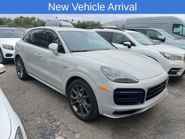 2022 Porsche Cayenne E-Hybrid's photo