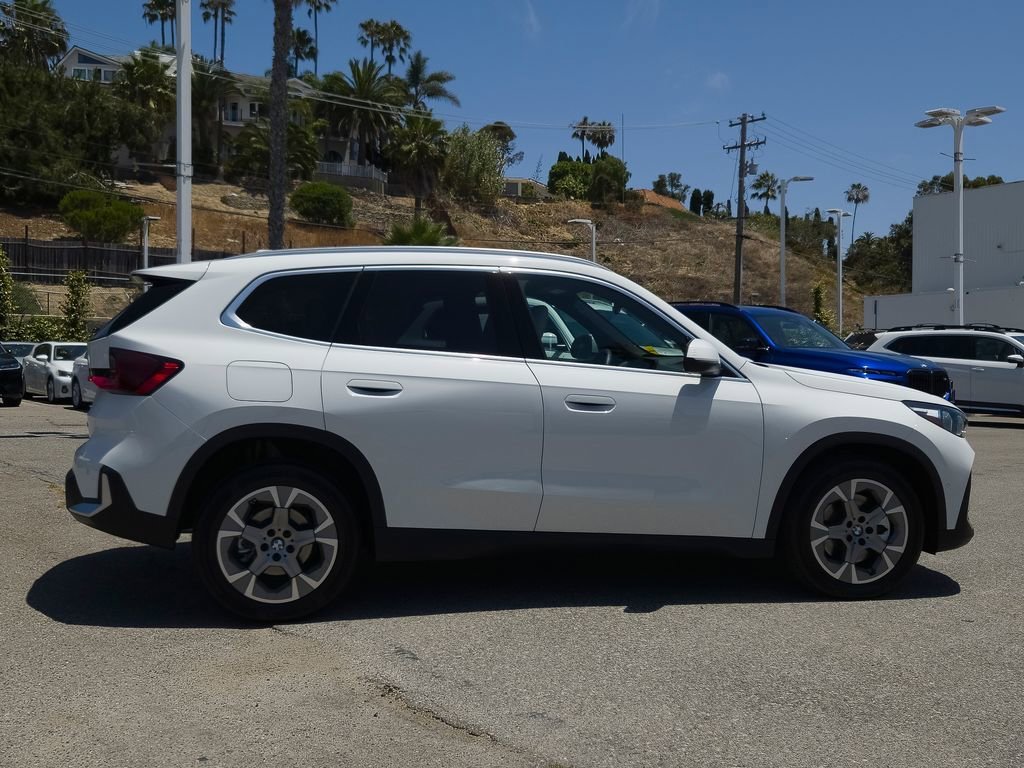 Used 2023 Alpine White BMW xDrive28i image 4