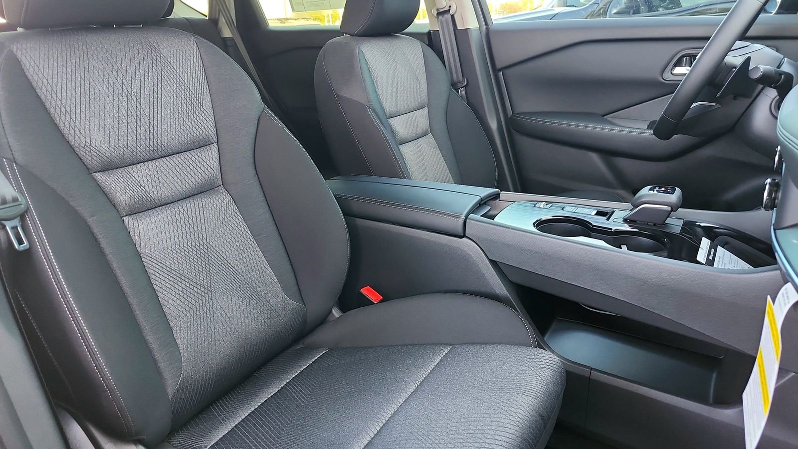 2026 Nissan Rogue SV - Photo 29