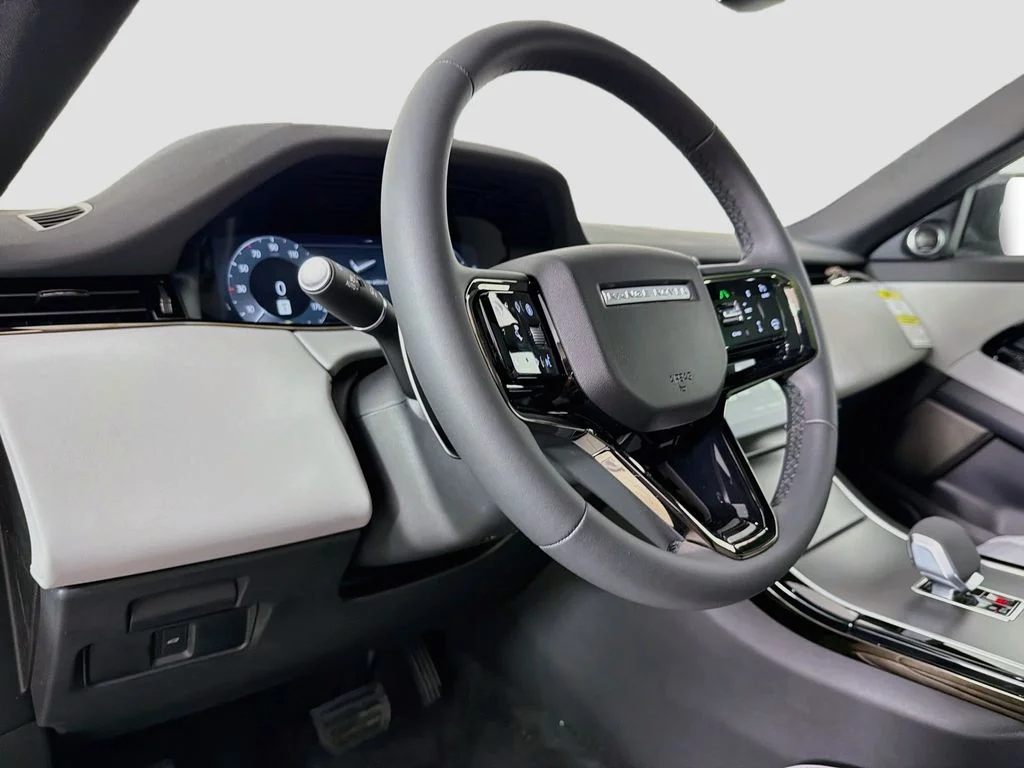 New 2026 Arroios Grey Land Rover S image 9