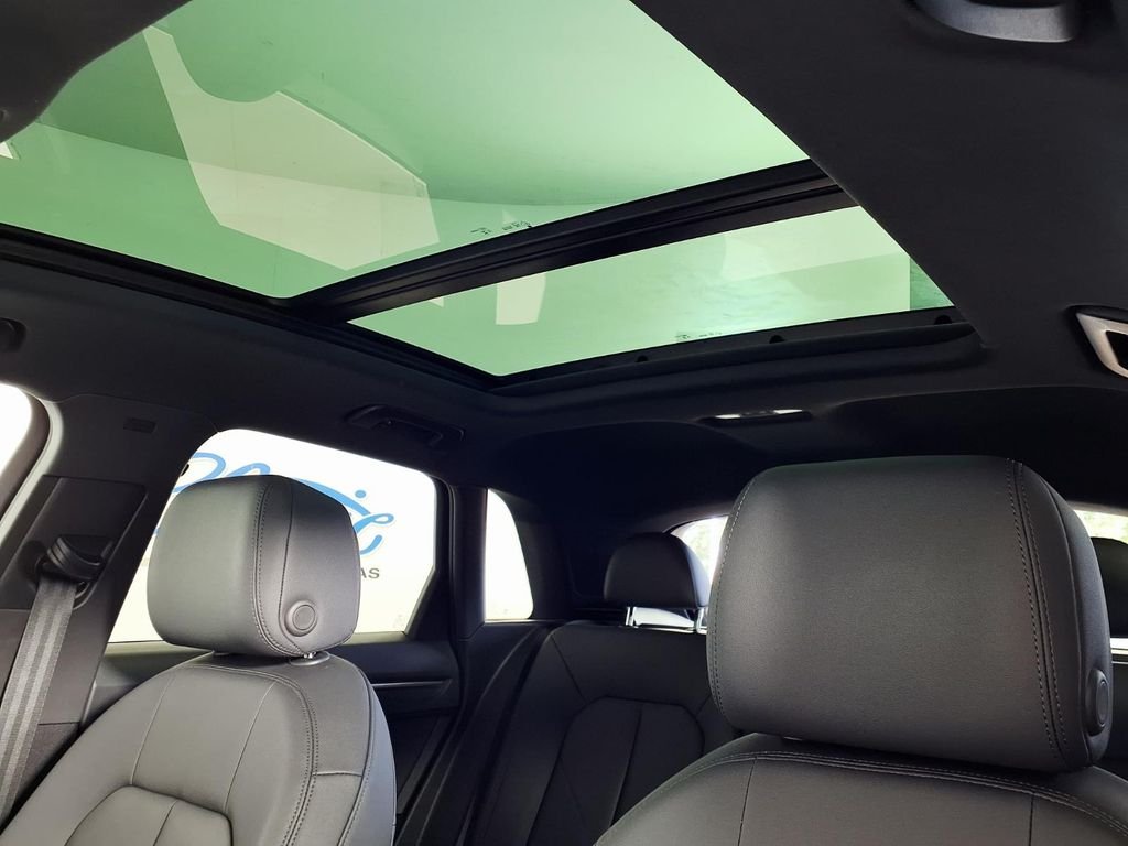 Used 2025  Audi Premium image 15