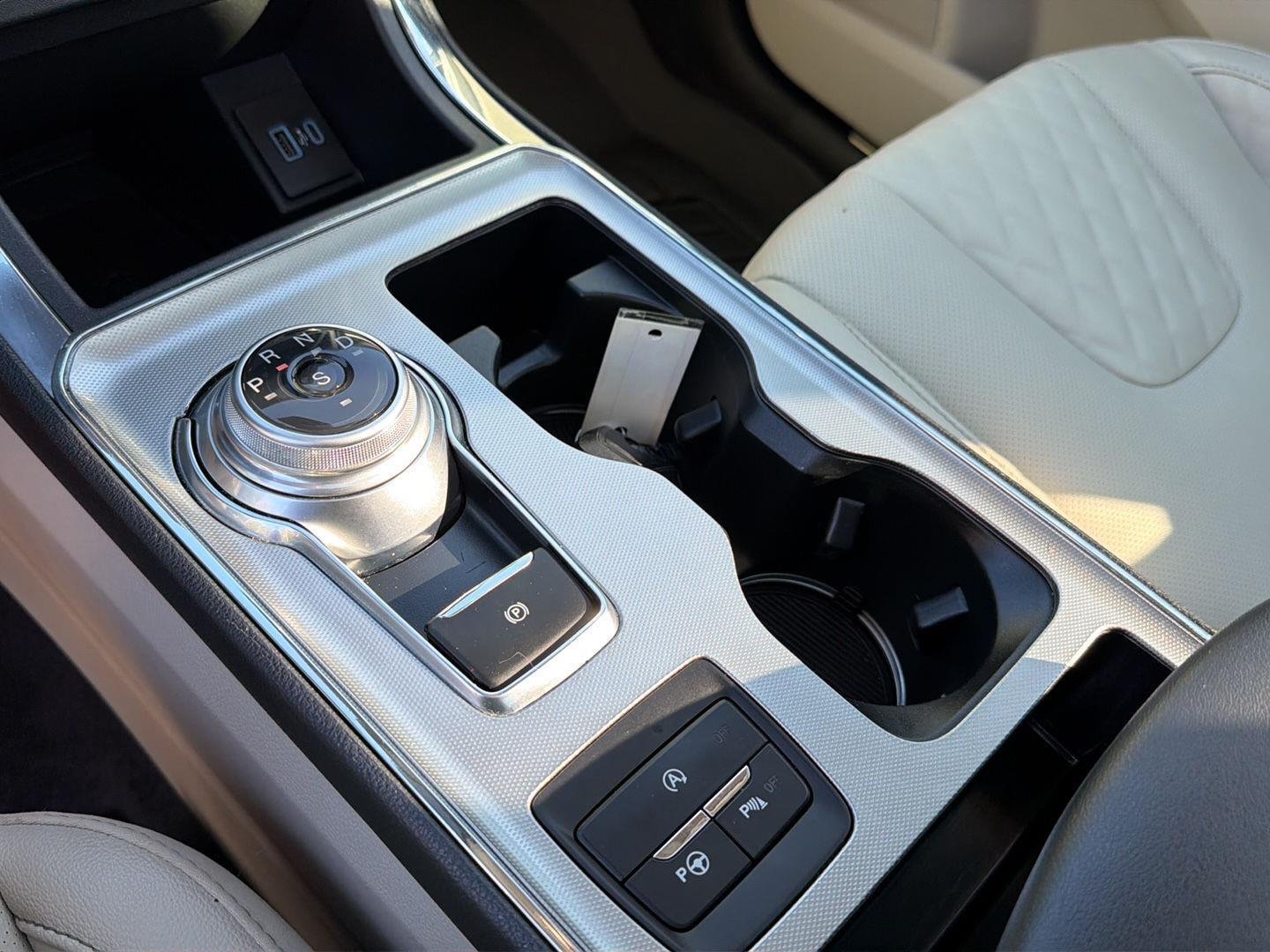 Used 2024 Star White Metallic Tri-Coat Ford Titanium image 29