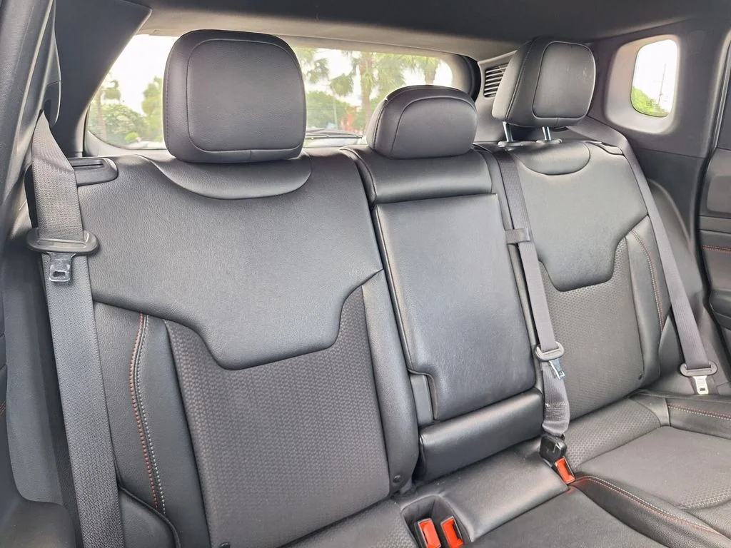 Used 2024 Silver Jeep Trailhawk image 31