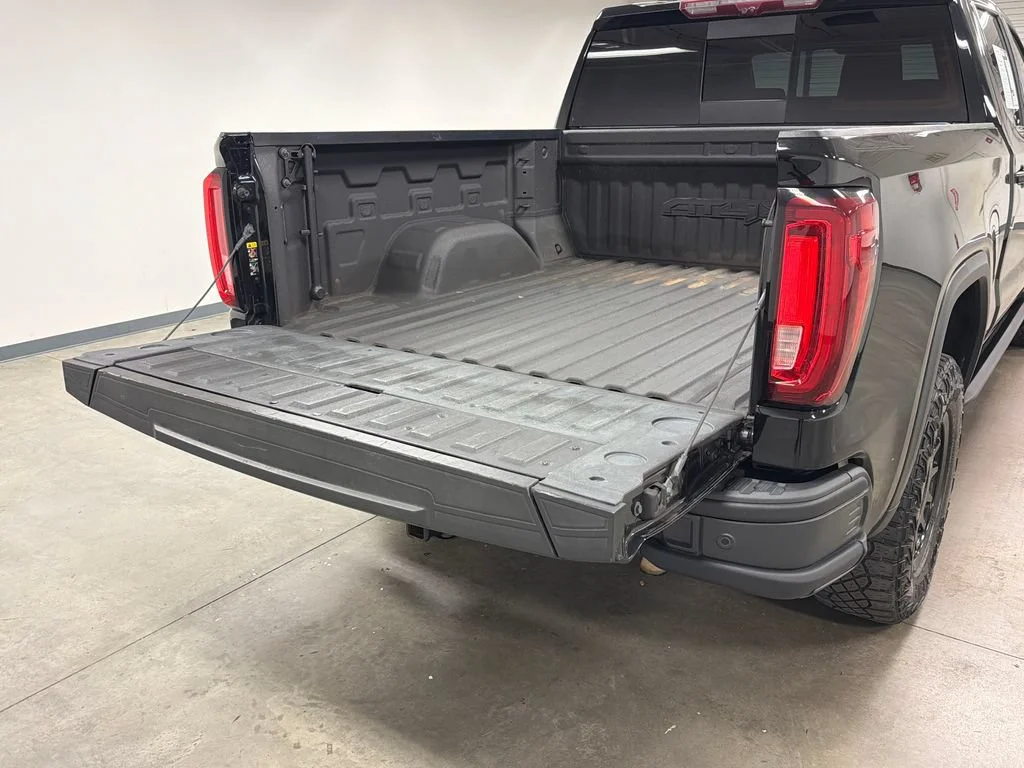 Used 2023 ONYX BLACK GMC AT4X image 19