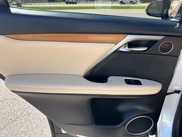 Used 2022 White Lexus 450h image 18
