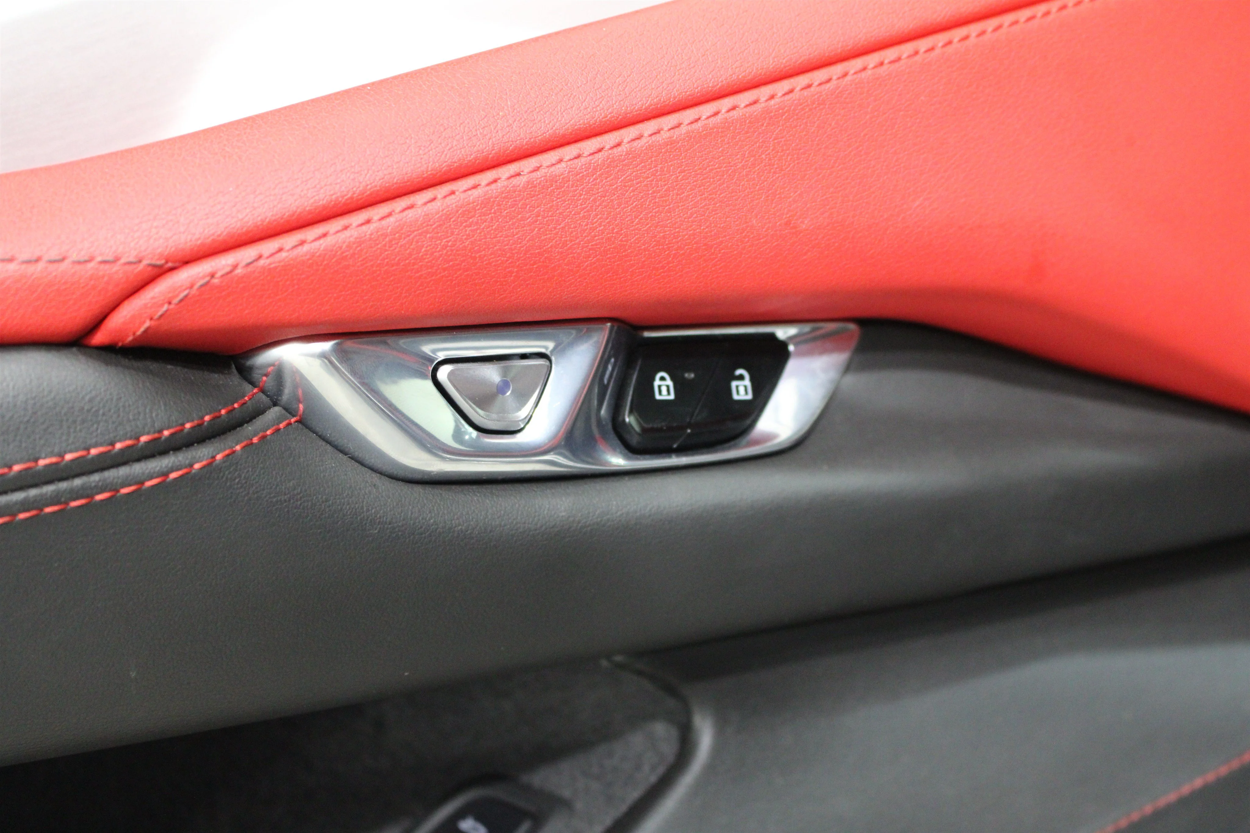 2023 Chevrolet Corvette 2LT - Photo 8