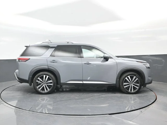 Certified Used 2024 Boulder Gray Pe Nissan Platinum image 3