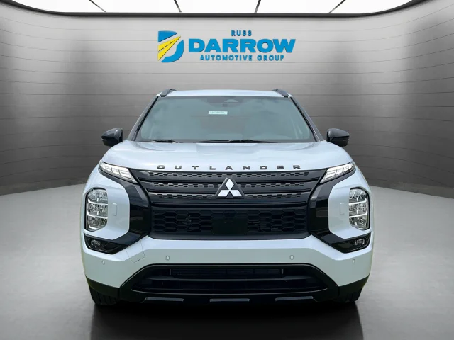 Used 2025 White Mitsubishi SEL Black Edition image 8