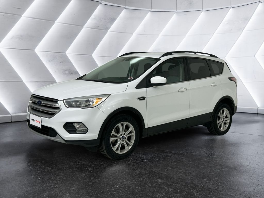 Used 2018 White Ford SE image 3