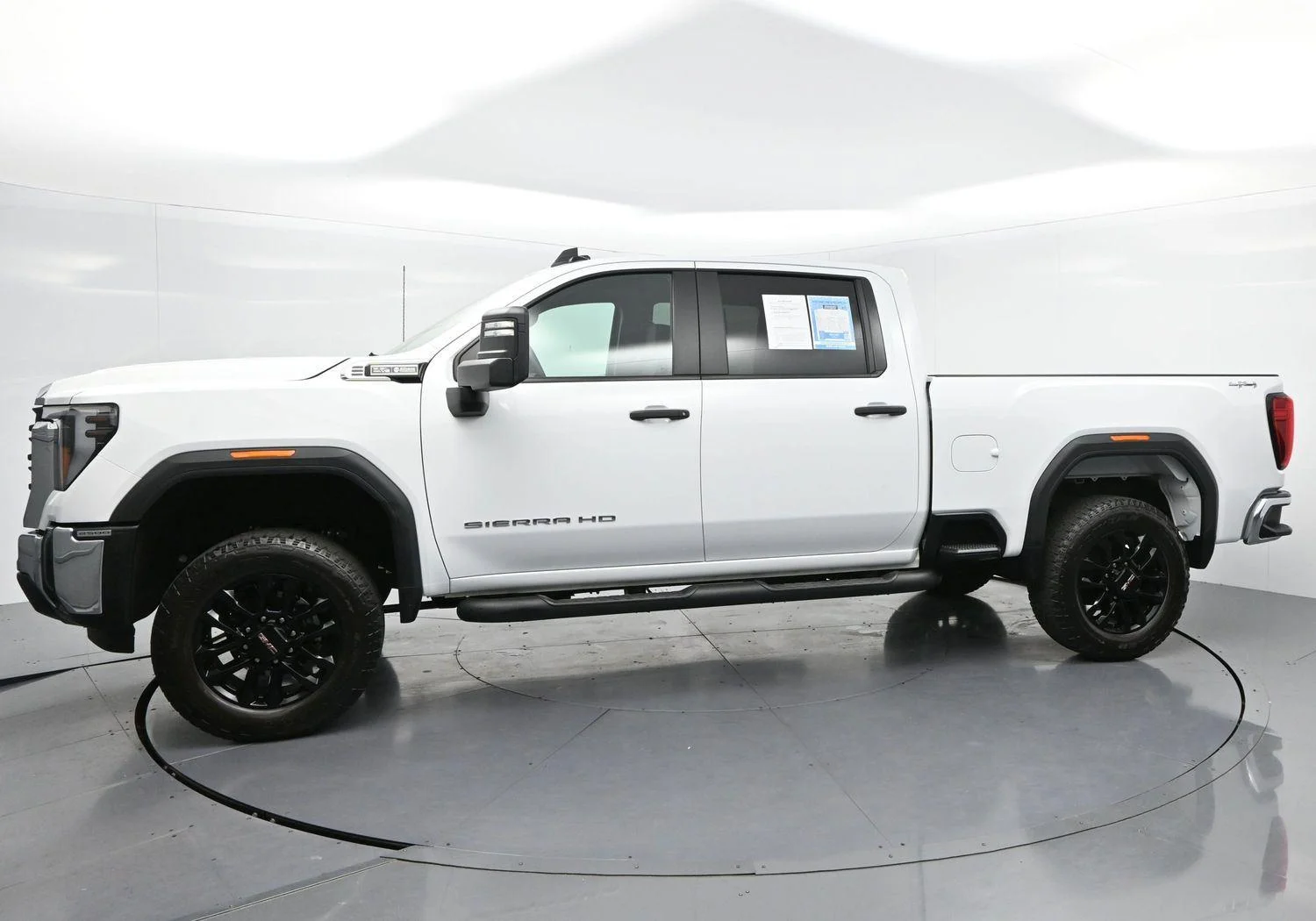 Used 2025 Summit White GMC Pro image 4