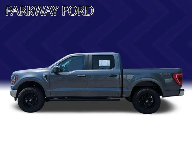 Used 2023 Gray Ford XLT image 2