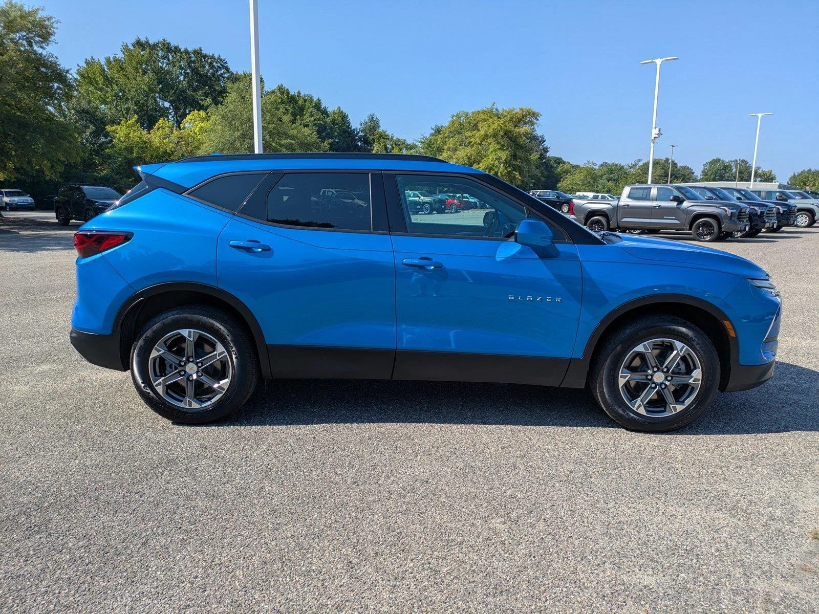 Used 2025 Riptide Blue Metallic Chevrolet LT image 3