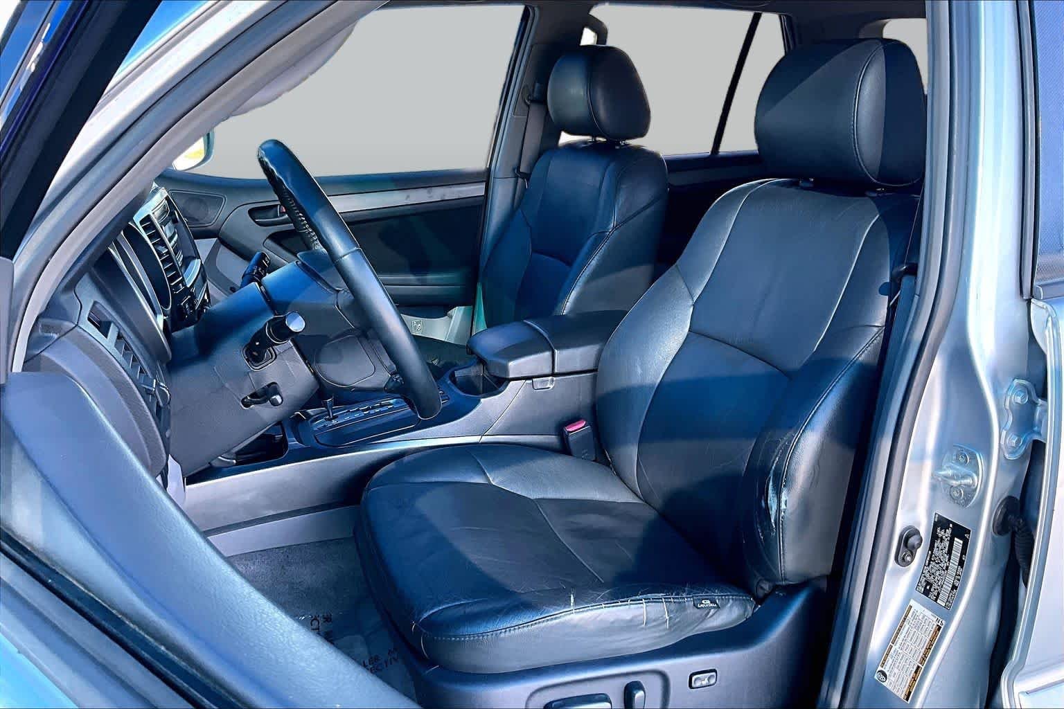 Used 2006 Titanium Metallic Toyota SR5 image 7