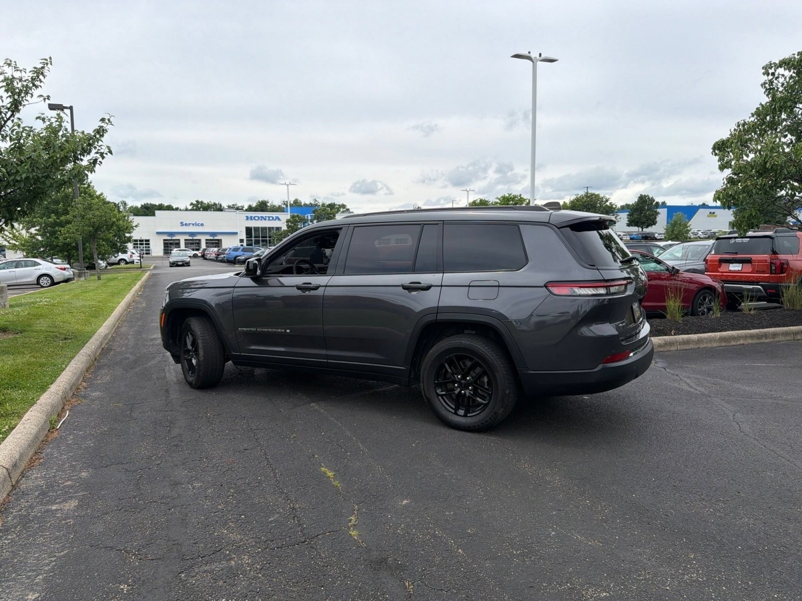 Used 2023 Baltic Gray Metallic Clearcoat Jeep Laredo image 11