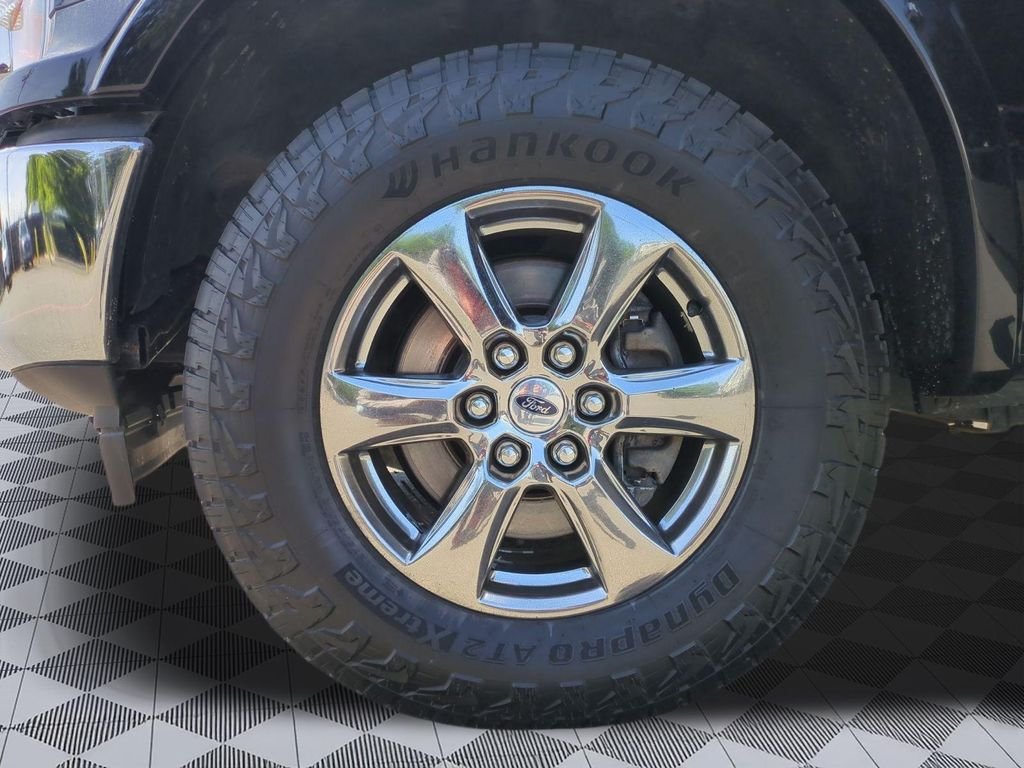 Used 2020 Black Ford Lariat image 30