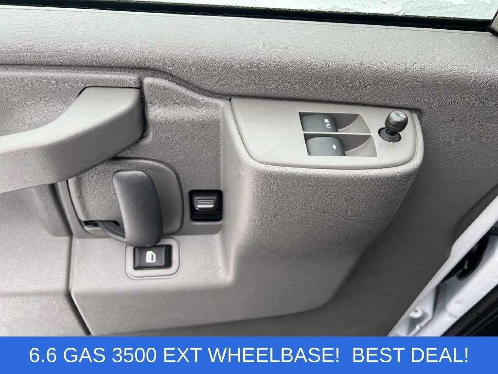 2025 Chevrolet Express Cargo Work Van - Photo 15