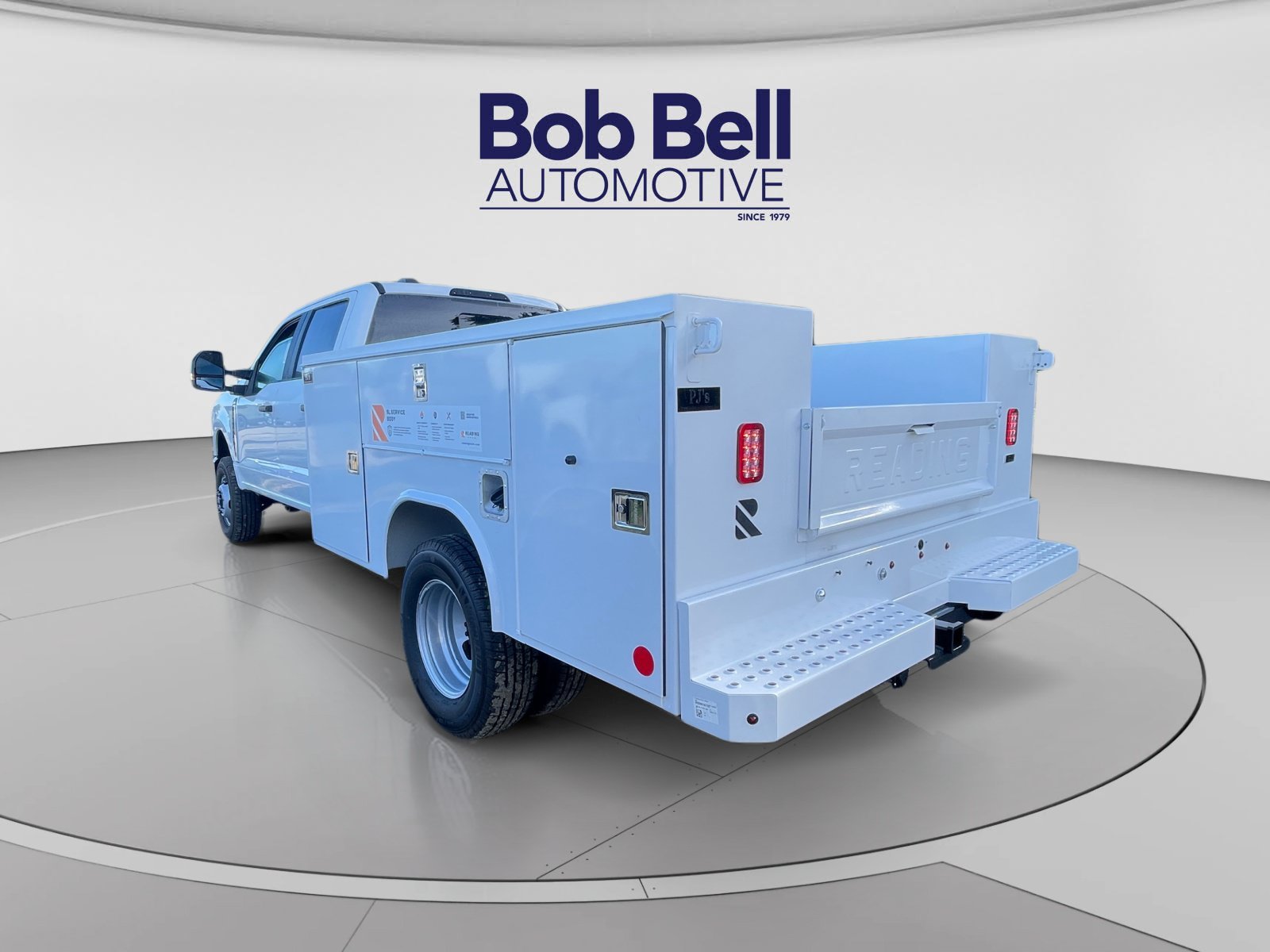 New 2026 Oxford White Ford F-350® XL image 3