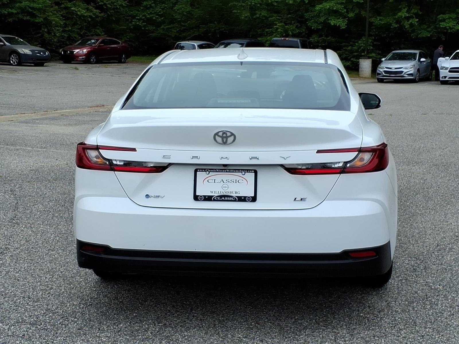 Used 2025 Ice Cap Toyota LE image 8