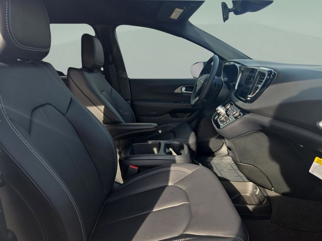 New 2026 Silver Chrysler LX image 19